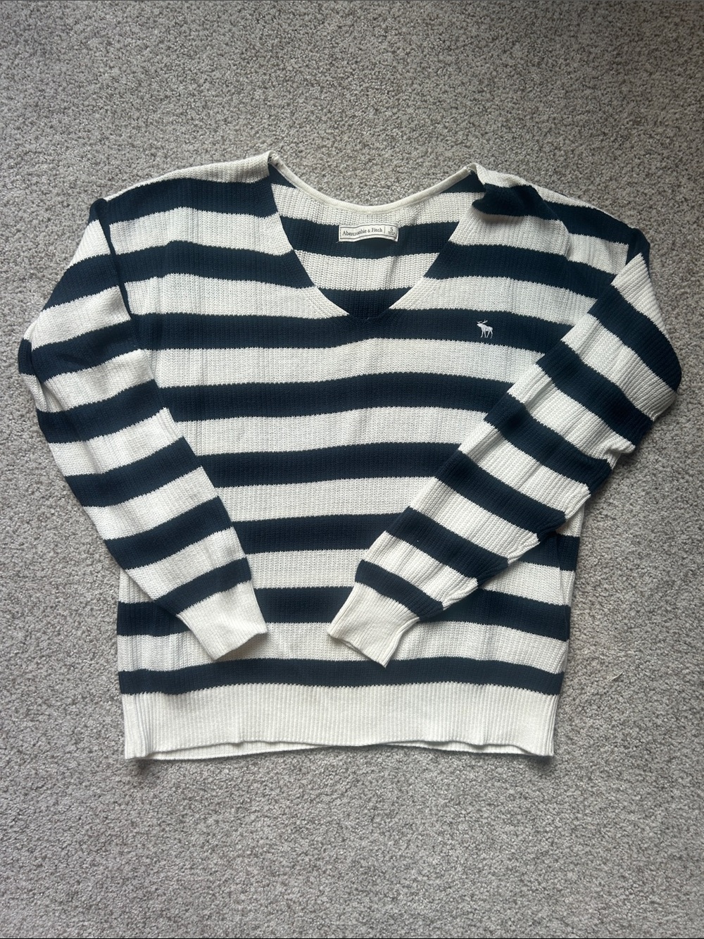Abercrombie & Fitch Navy and Cream Striped V-Neck Sweater